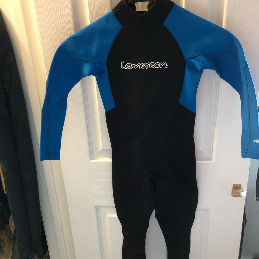 Kids Wet suit size 6